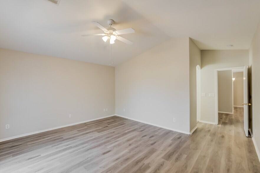 Building Photo - 16206 N 162nd Dr