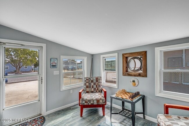 Building Photo - 28 S Los Angeles Dr