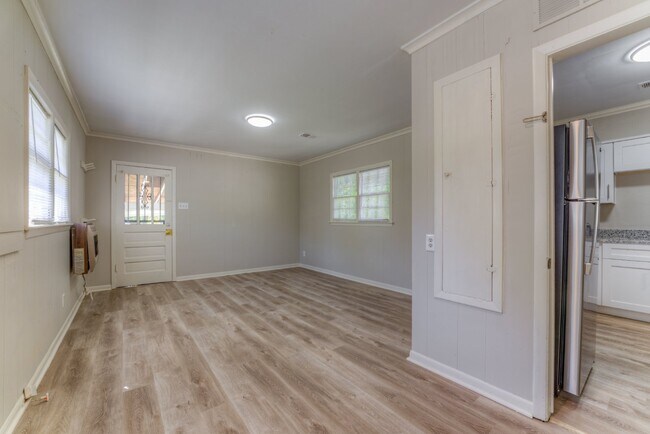 Building Photo - Move-In Special: Qualified Tenants Get 50%...