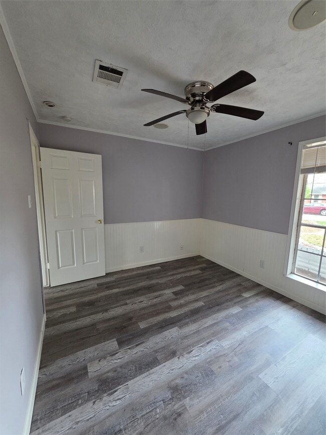 Building Photo - 9611 Jaywood St