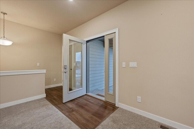 Building Photo - Modern, spacious, and move-in ready—this is the rental you’ve been waiting for!