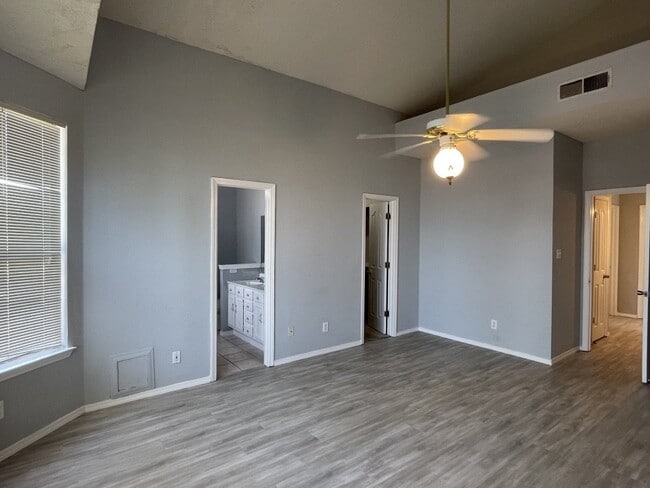 Building Photo - 3701 Trina Pl