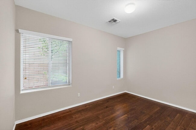 Building Photo - Executive 2 story Town house 4 Bedroom 3 b...