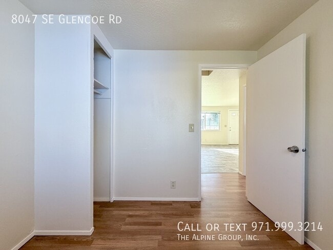 Building Photo - 8047 SE Glencoe Rd