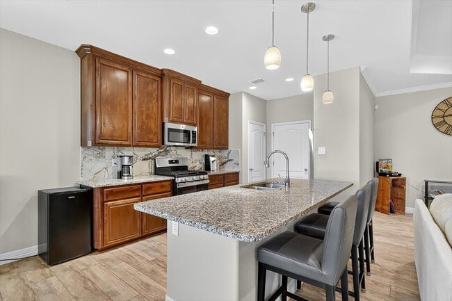 Building Photo - 2214 Cuarzo Dr