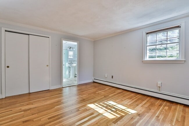 Building Photo - 22 Withington Ln