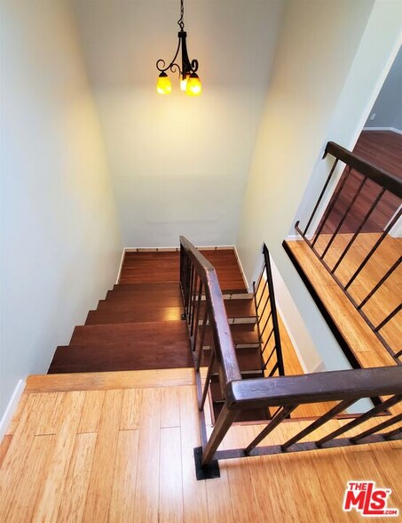 Building Photo - 4365 McLaughlin Ave