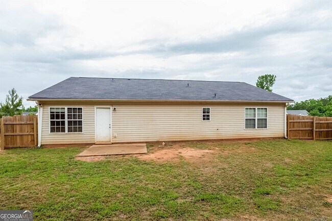 Building Photo - 115 Bramble Bush Trail