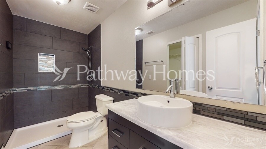 Building Photo - 3239 Curry Woods Cir