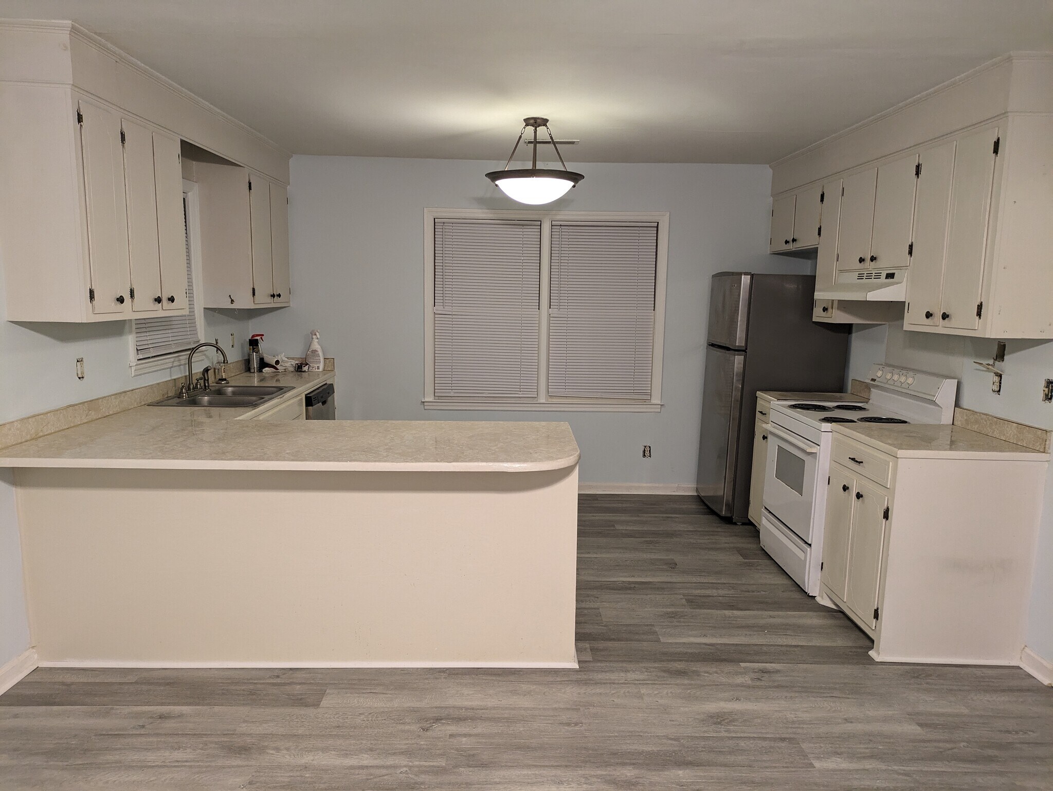 Building Photo - 203 Water Oak Dr