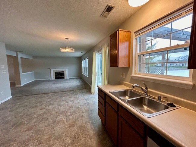 Building Photo - Charming 3-Bedroom, 2.5-Bath Home with Lof...