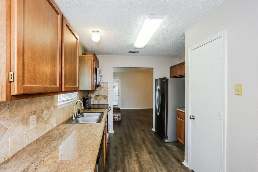 Building Photo - 7320 Laurelhill Ct S