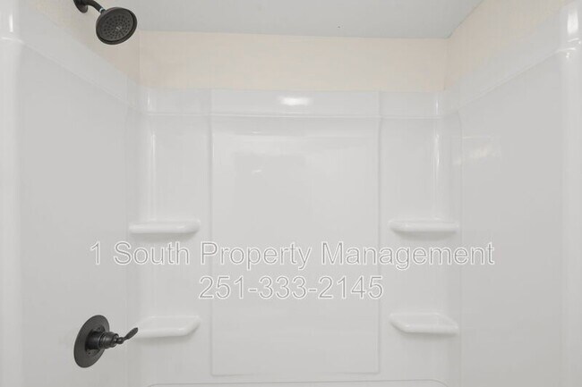 Building Photo - 377 Tuttle Ave