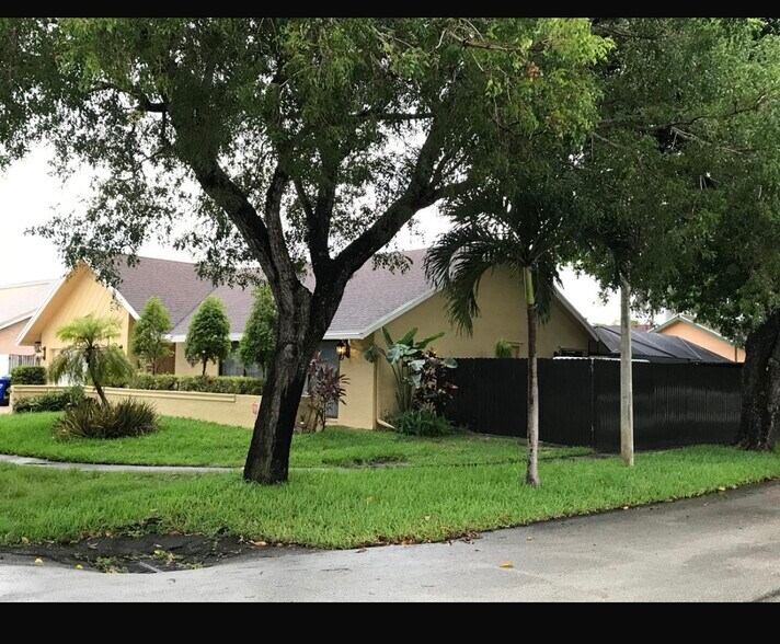 Building Photo - 2430 NW 102nd Ter