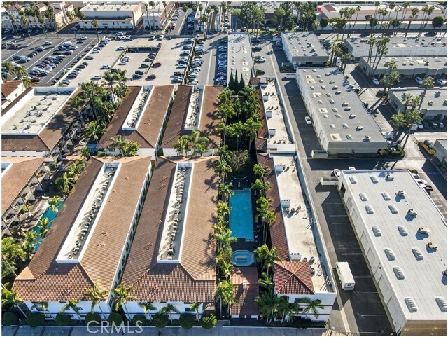 Building Photo - 17200 Newhope St