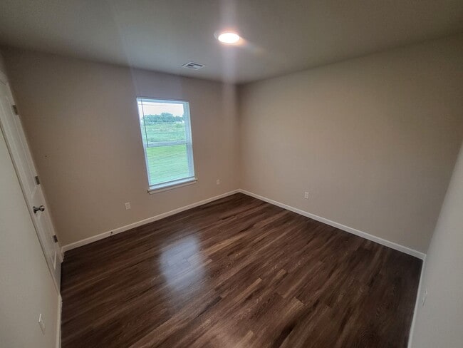 Building Photo - 3 Bed 2 Bath, New Construction!