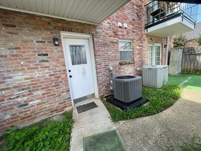 Building Photo - Cozy Fairfield Oaks Charmer! Move In Ready!