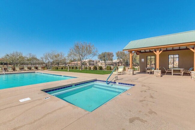 Building Photo - 30469 N Plantation Dr
