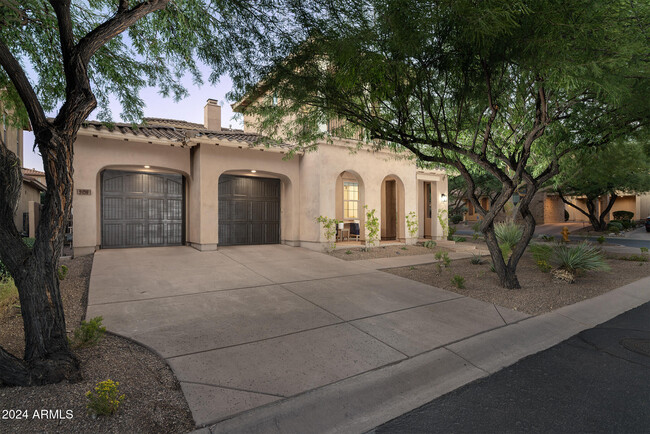 Building Photo - 9490 E Trailside View