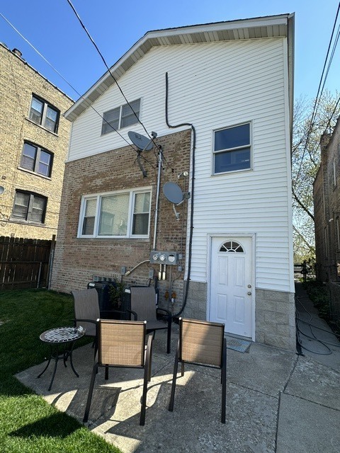 Building Photo - 5144 N Avers Ave