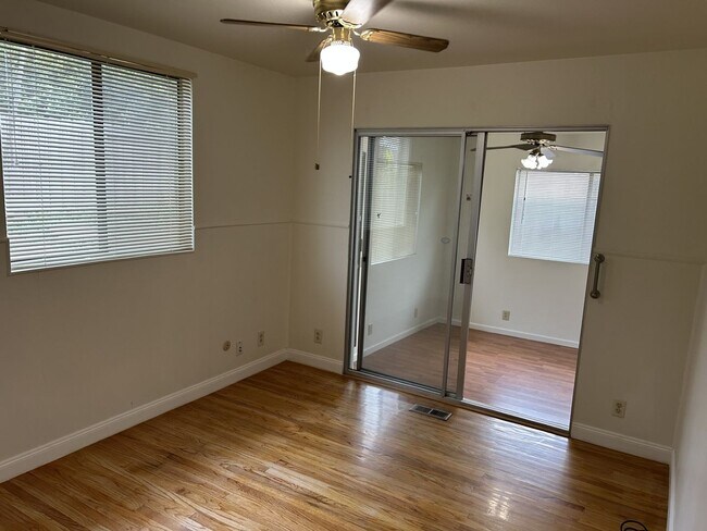Building Photo - 2040 Barbour Dr