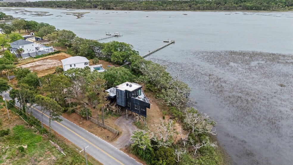 Exterior - 2179 Sol Legare Rd
