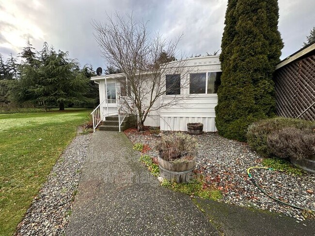 Building Photo - 241 Evans Rd