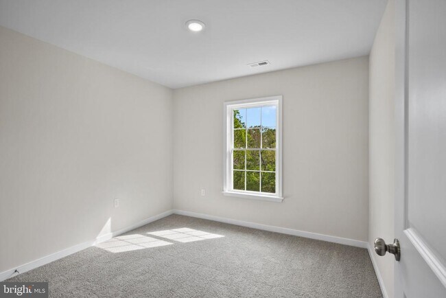 Building Photo - 106 Mate Ct