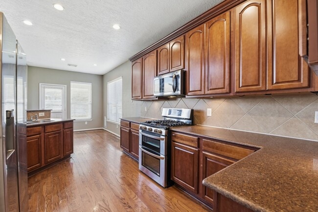 Building Photo - 13902 Oneida Ct