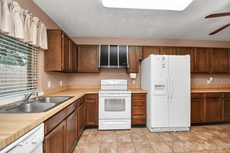 Building Photo - 22819 Carter Moir Ln
