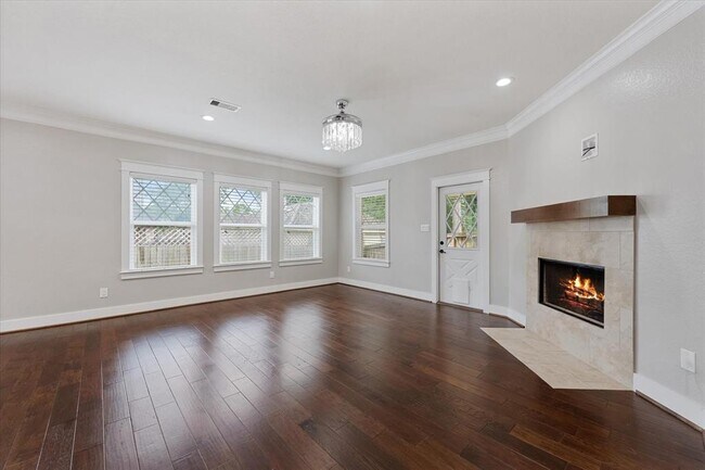 Building Photo - 13431 Hilton Head Dr