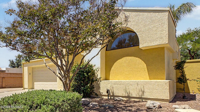 Building Photo - 5250 Woodspring Dr