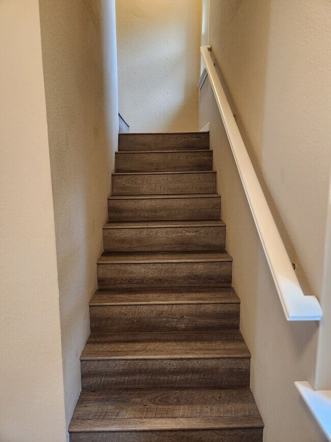 Building Photo - COMING SOON - 2 bedroom, 2 bath condo in Rohnert Park, Sonoma State Students welcome!