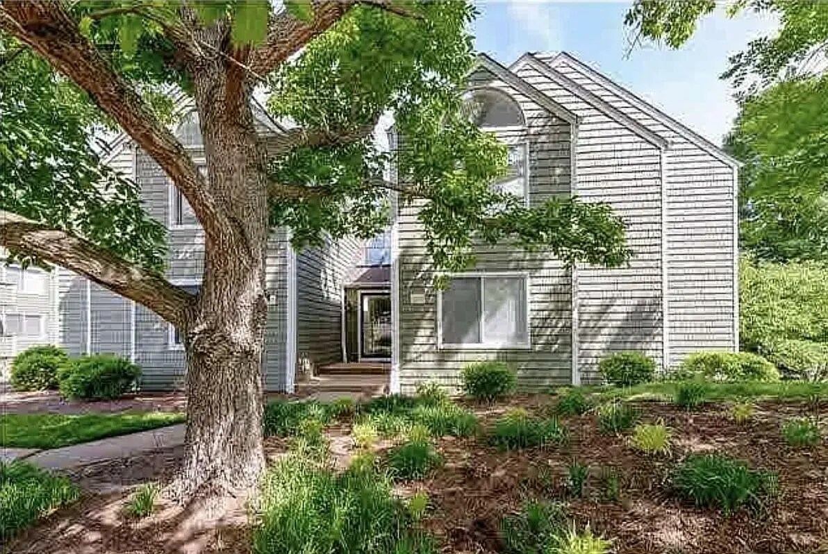 Building Photo - 1286 Clifden Grn