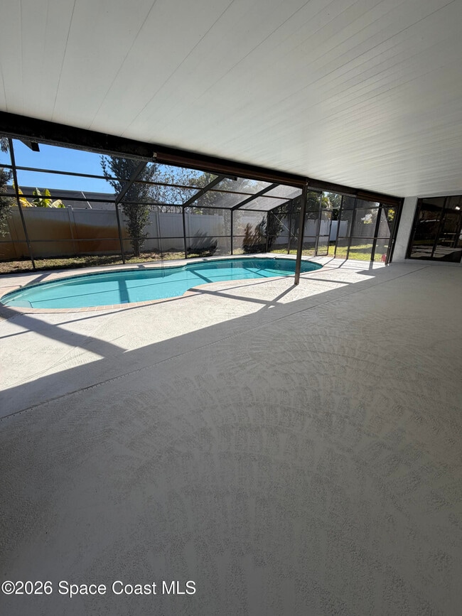 Building Photo - 845 Juniper Cir