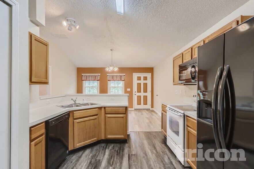 Building Photo - 9 Riddle Pl