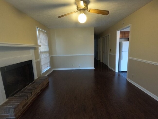 Building Photo - 705 Heritage Square Dr