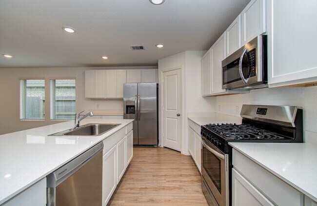 Building Photo - 9211 Redwood Br Dr