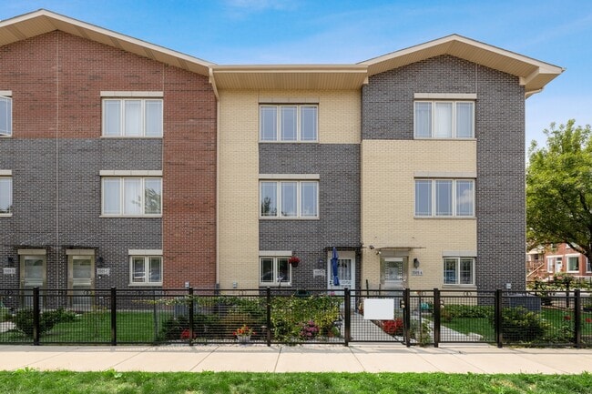 Primary Photo - 3505 S Parnell Ave