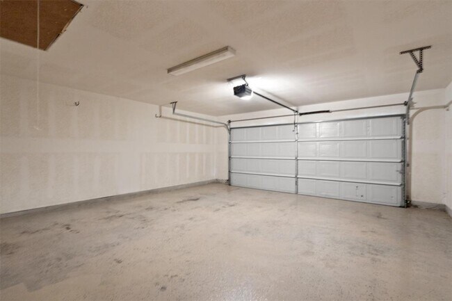 Building Photo - 11104 Mickelson Dr