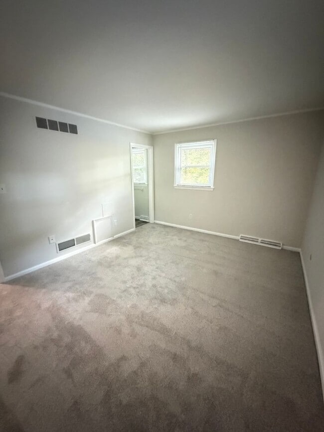 Building Photo - 222 Merion Rd