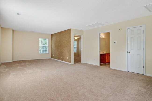 Building Photo - 5135 Ballantine Dr