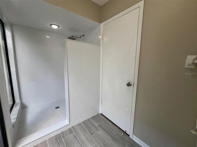 Building Photo - 6576 Sweetbriar Ln