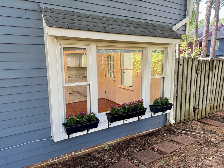 Building Photo - 5509 Hamstead Xing