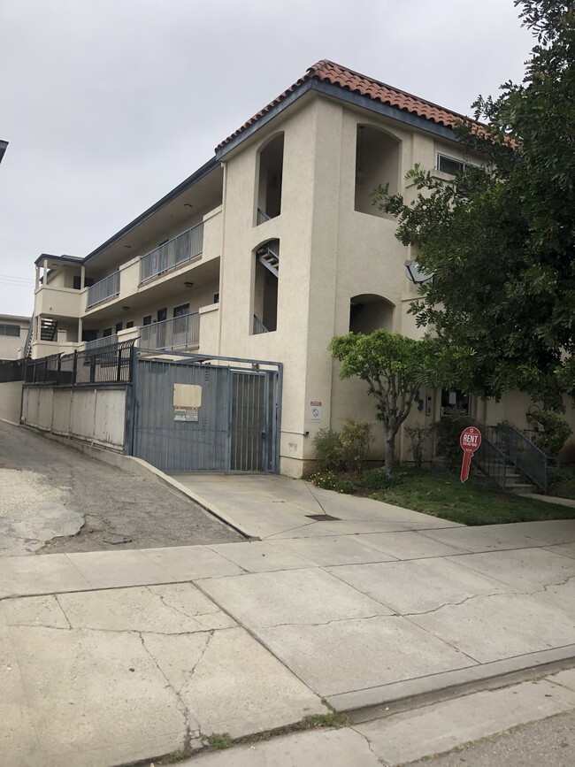 Primary Photo - 8733 Ramsgate Ave