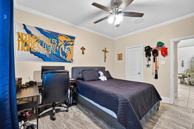Building Photo - 2624 Holbrook Springs Ln