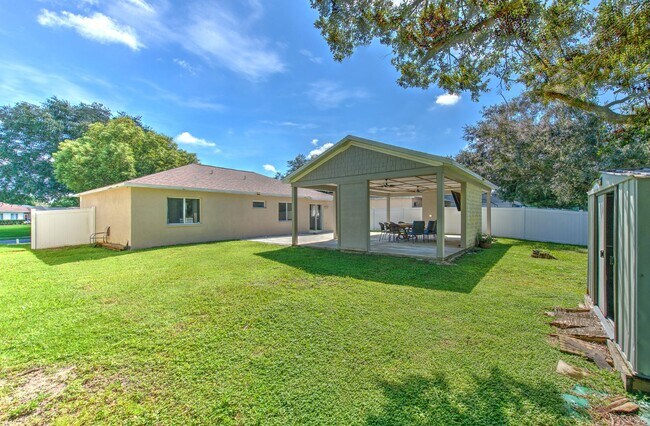 Building Photo - 319 Abigail Rd