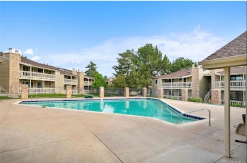 Building Photo - 8335 Fairmount Dr