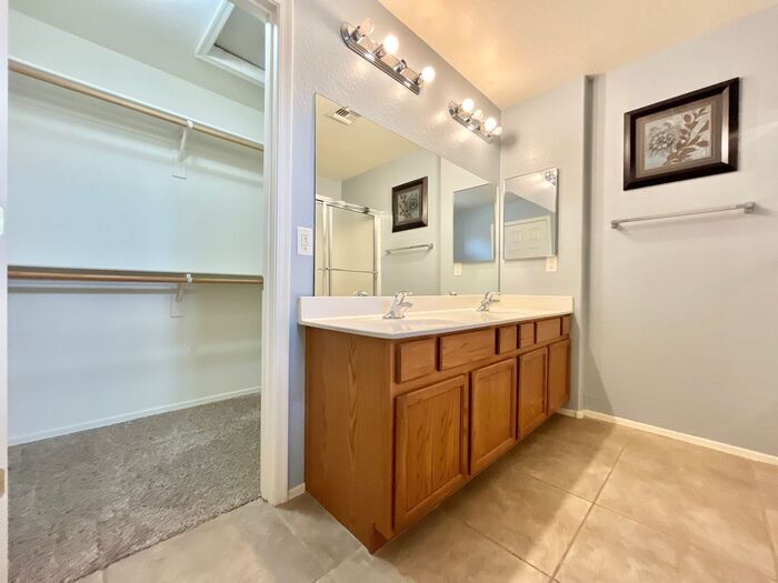 Building Photo - 16021 N 30th St