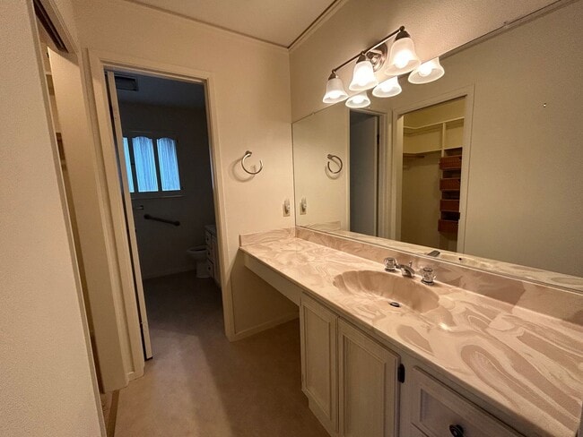 Building Photo - Charming 3bd/2ba Golf Course in Oakmont!